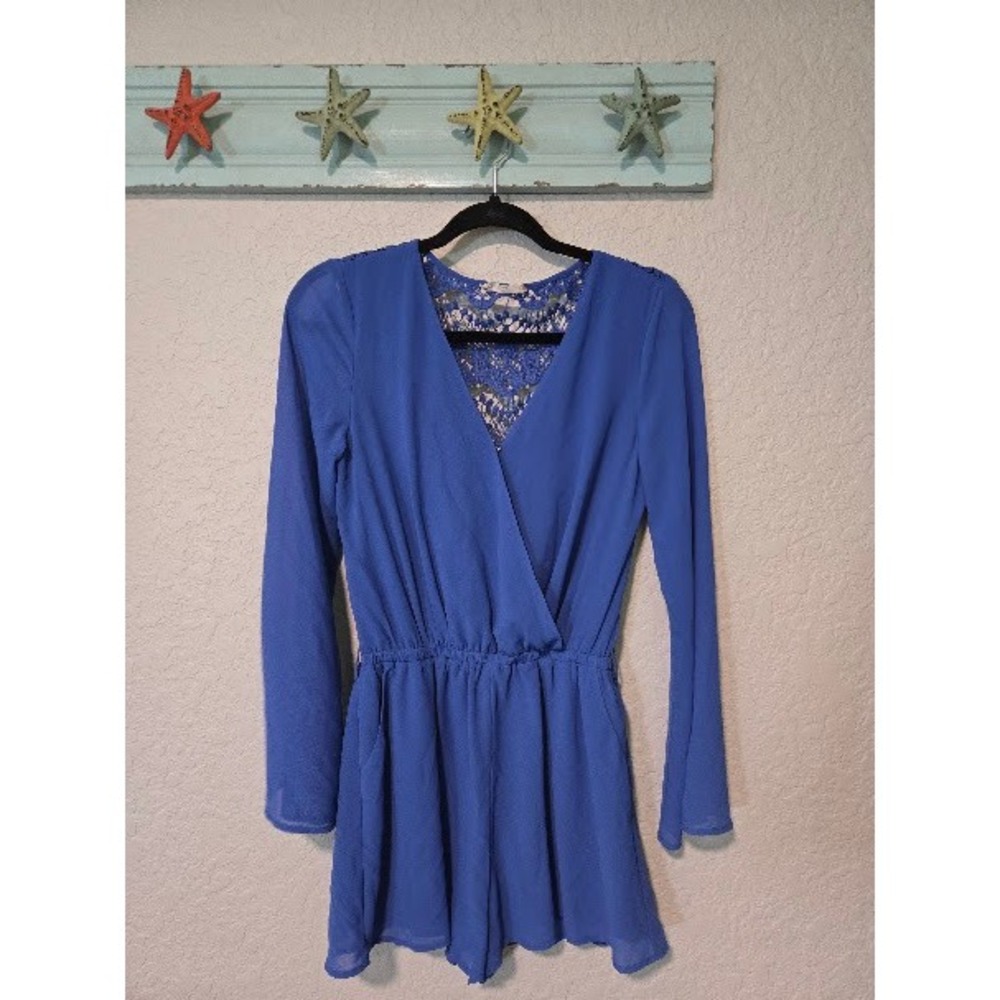 Altar'd State Womens Blue Lace Back Long Sleeve Romper V-Neck Size S